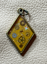 Load image into Gallery viewer, Handmade unique steampunk and dried flower pendants
