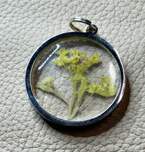 Load image into Gallery viewer, Handmade unique steampunk and dried flower pendants
